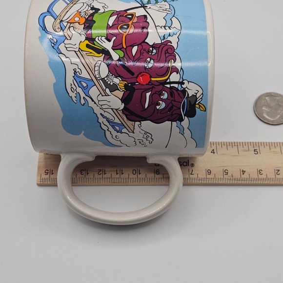 Vtg 1988 "The California Raisins" Coffee Tea Mug Winter Fun 80s Music Band USA - Picture 8 of 9